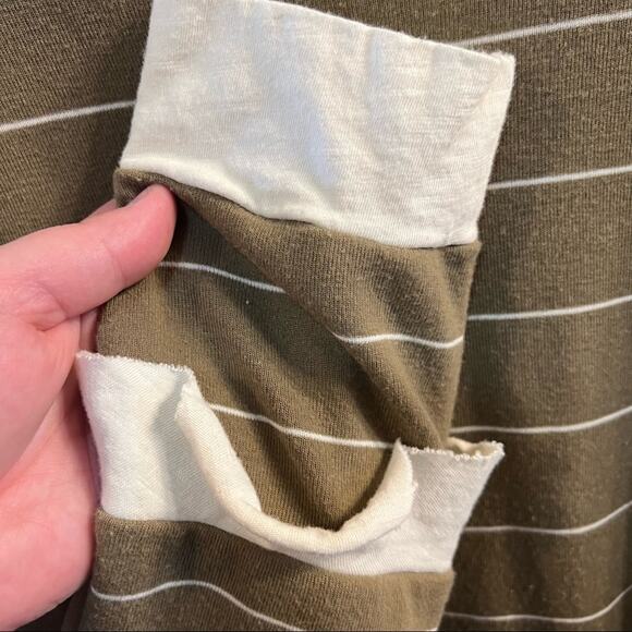 1.4.3 Story by Line Up Ruffle Tier Sleeve Top w/ Thin Stripes Women's Size Large - Picture 2 of 5